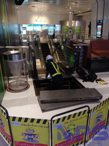 ซ่อมแซมบันไดเลื่อนพร้อมเปลี่ยนอะไหล่ศูนย์การค้า MBK